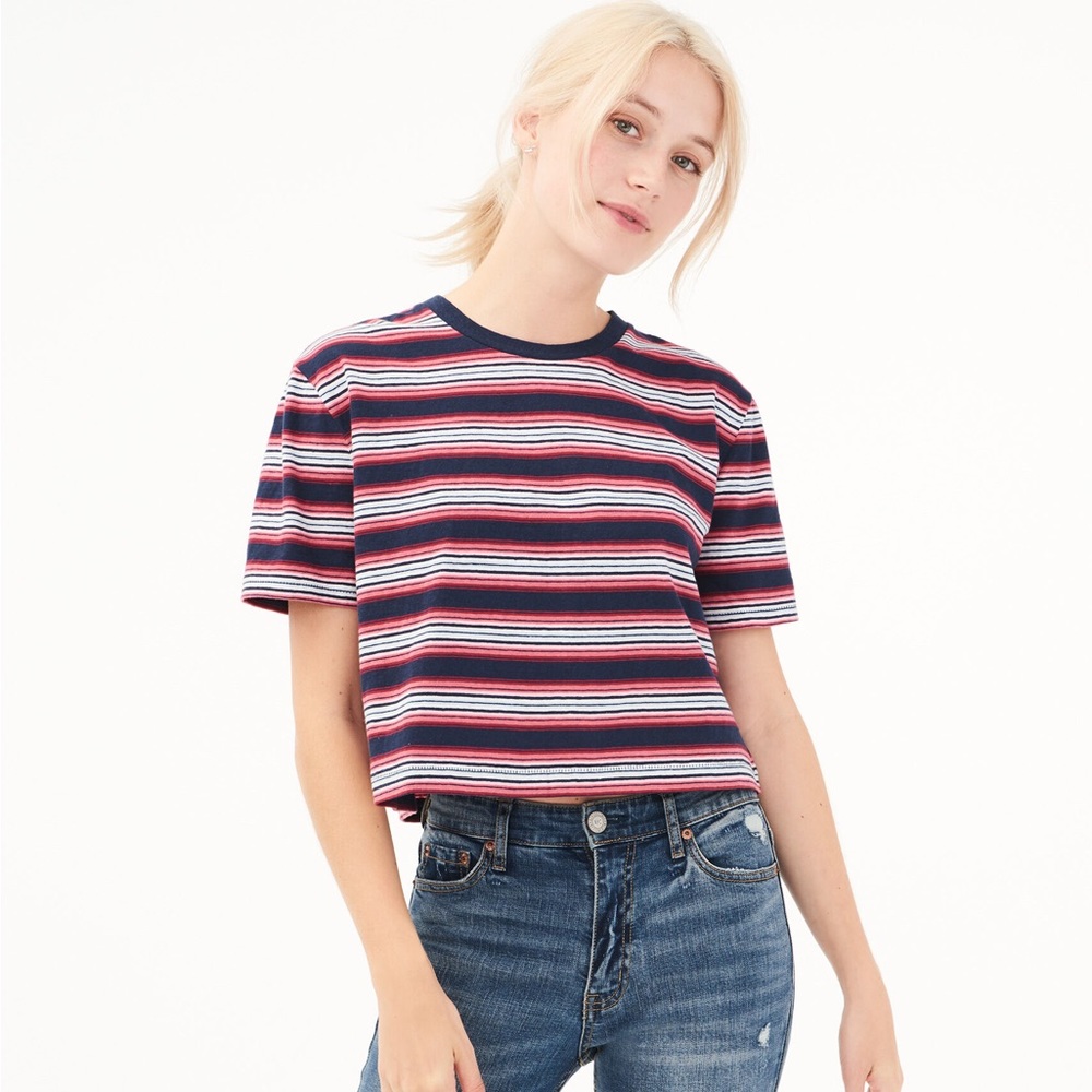 Comfortable and stylish cropped tee from Aeropostale!